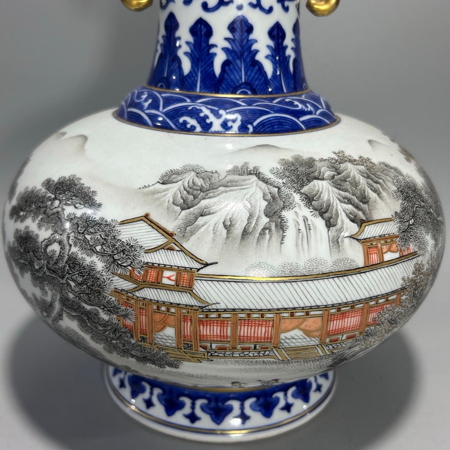 Qing Dynasty Qianlong blue lace ink color landscape amphora