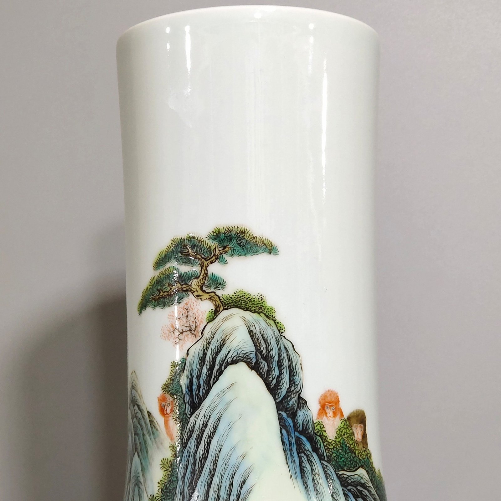 Qing Dynasty Qianlong the Hundred Monkeys Heavenly Sphere Vase