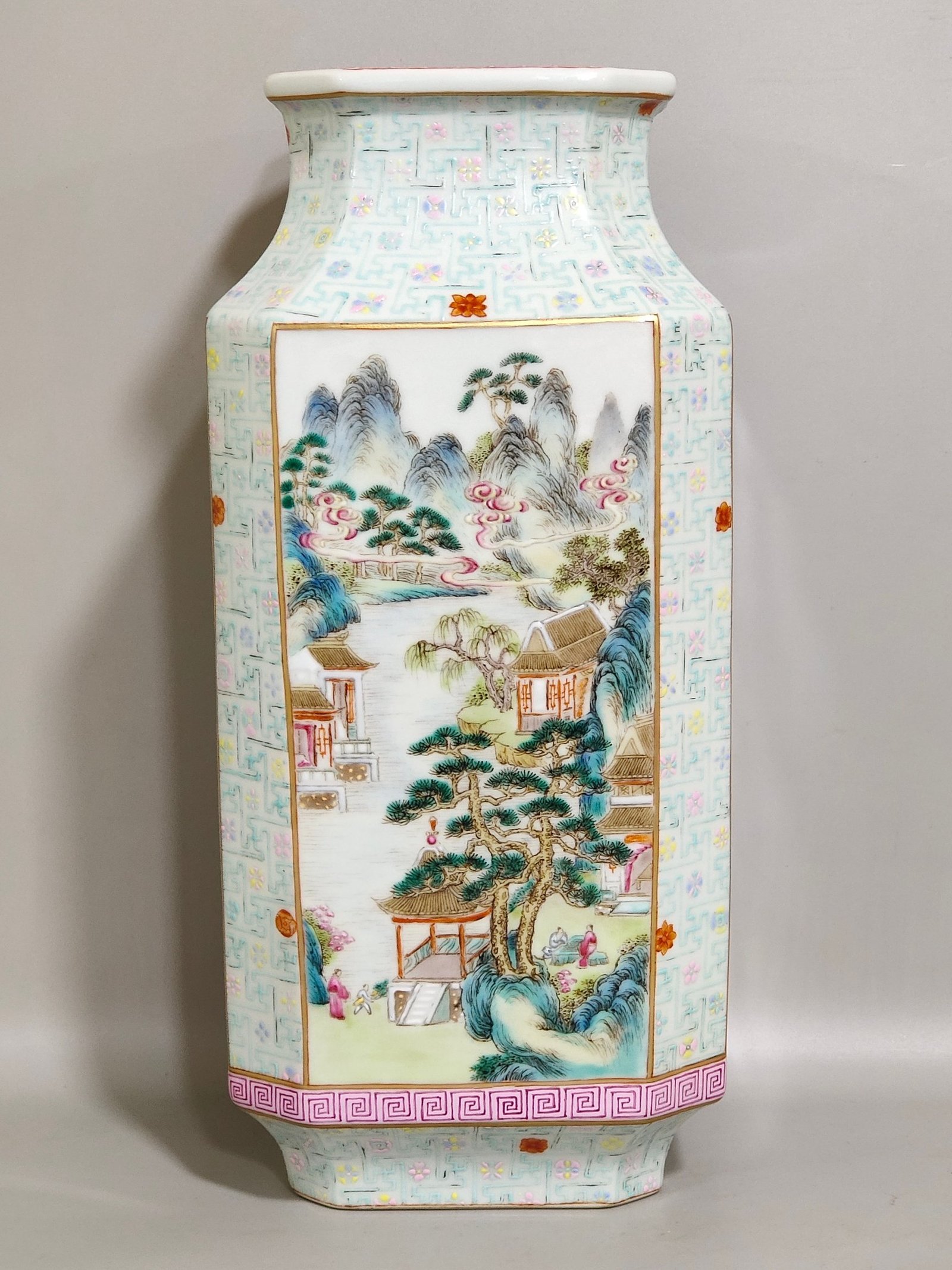 Qing Dynasty Qianlong swastika pattern octagonal vase with windows