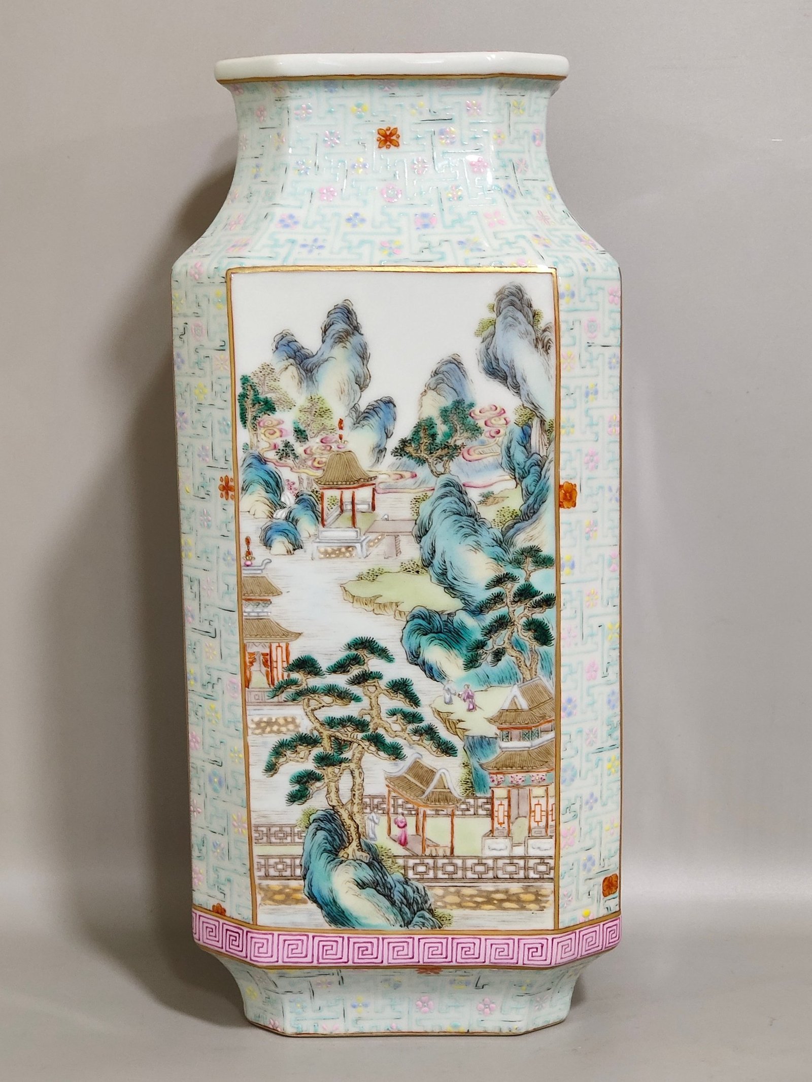 Qing Dynasty Qianlong swastika pattern octagonal vase with windows