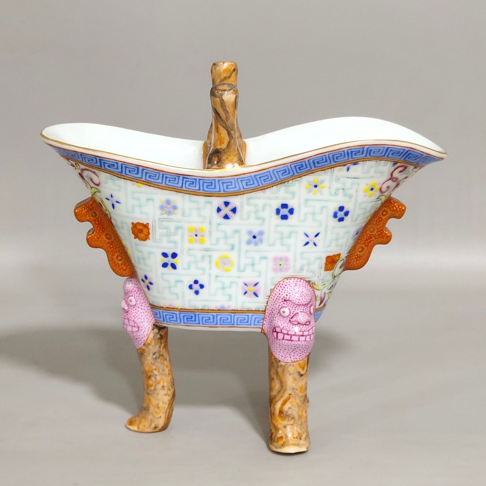 Qing Dynasty Qianlong character cup