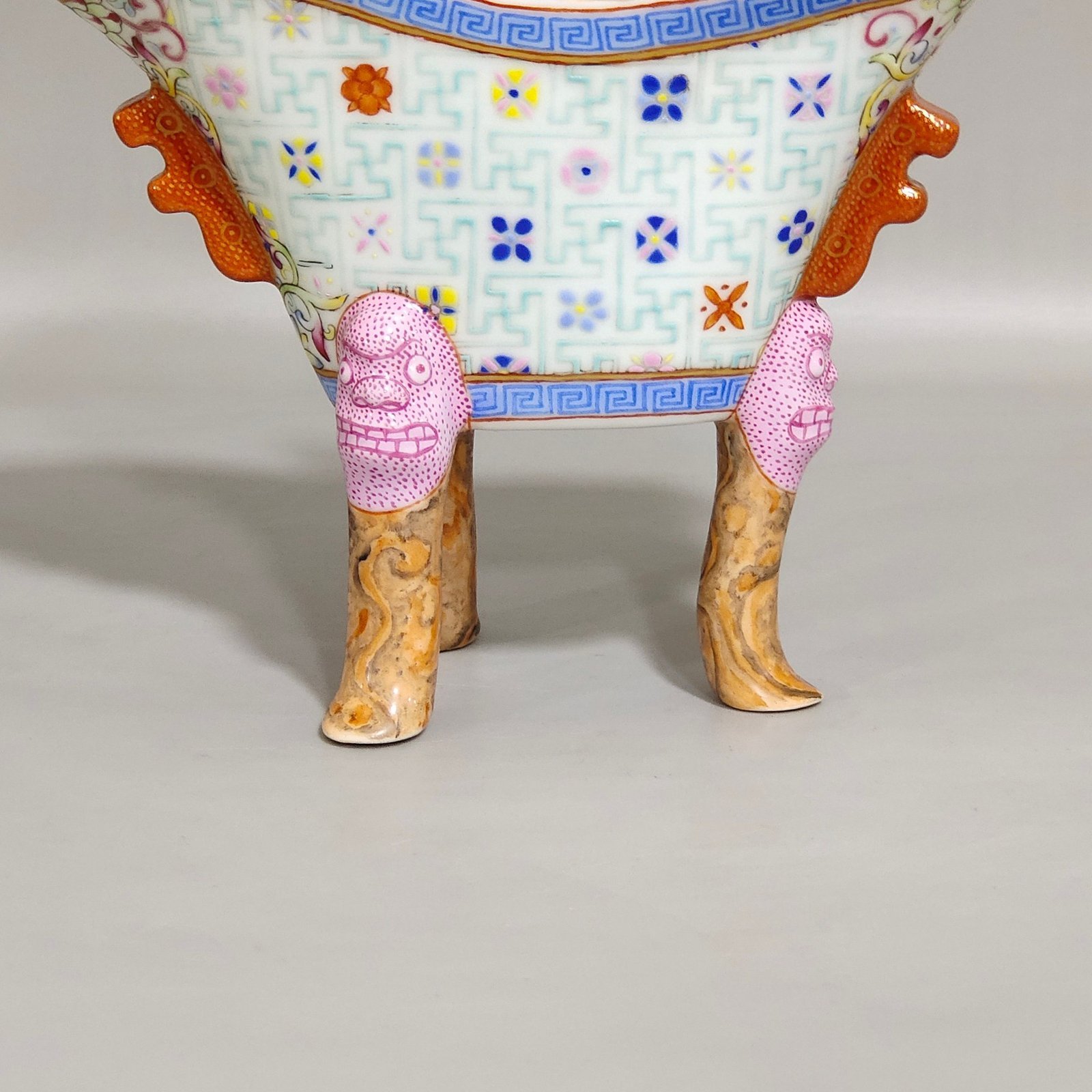 Qing Dynasty Qianlong character cup