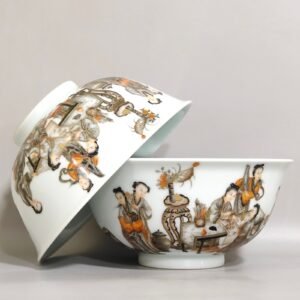 Qing Dynasty Qianlong ink and gold embroidered characters and stories on the poem bowl