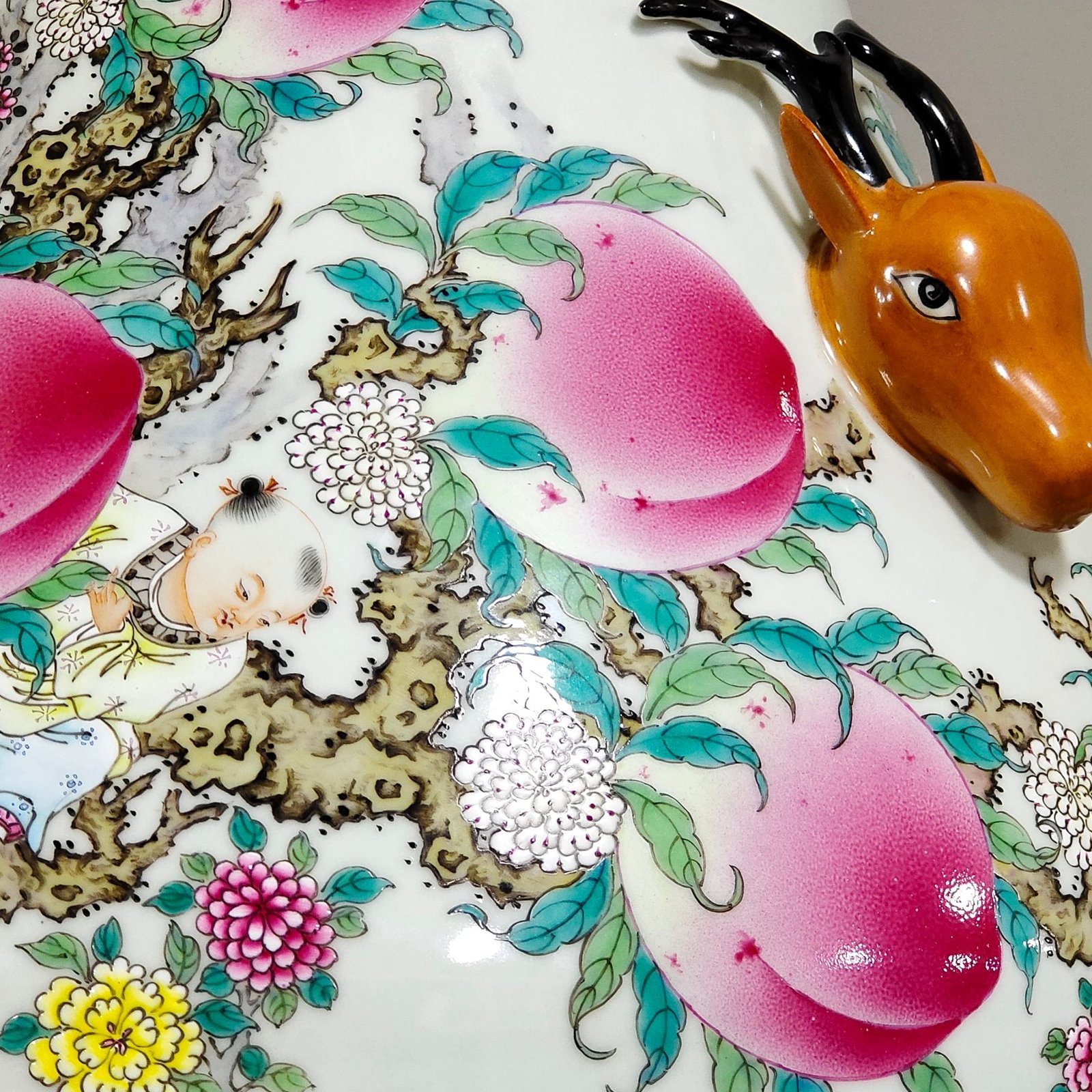 Qing Dynasty Qianlong Nine Peach Nine Boys Nine Sons Flat Peach Deer Head Zun