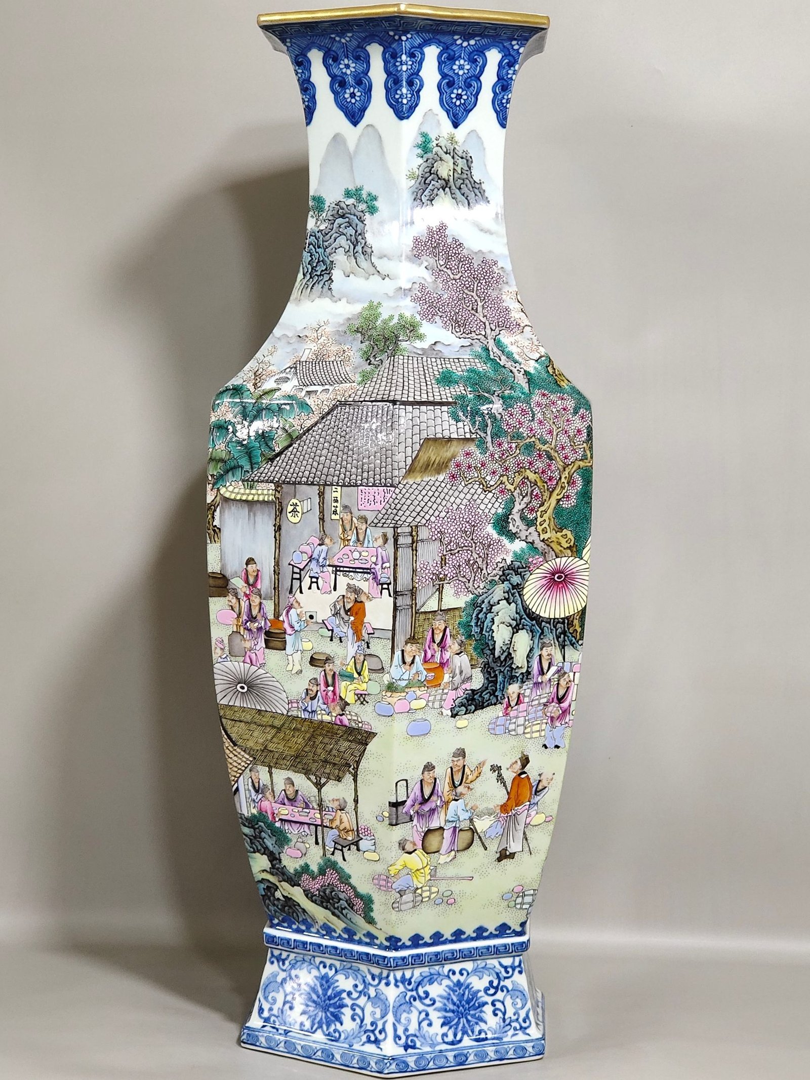 Qing Dynasty Qianlong character story wine tasting picture six-square bottle