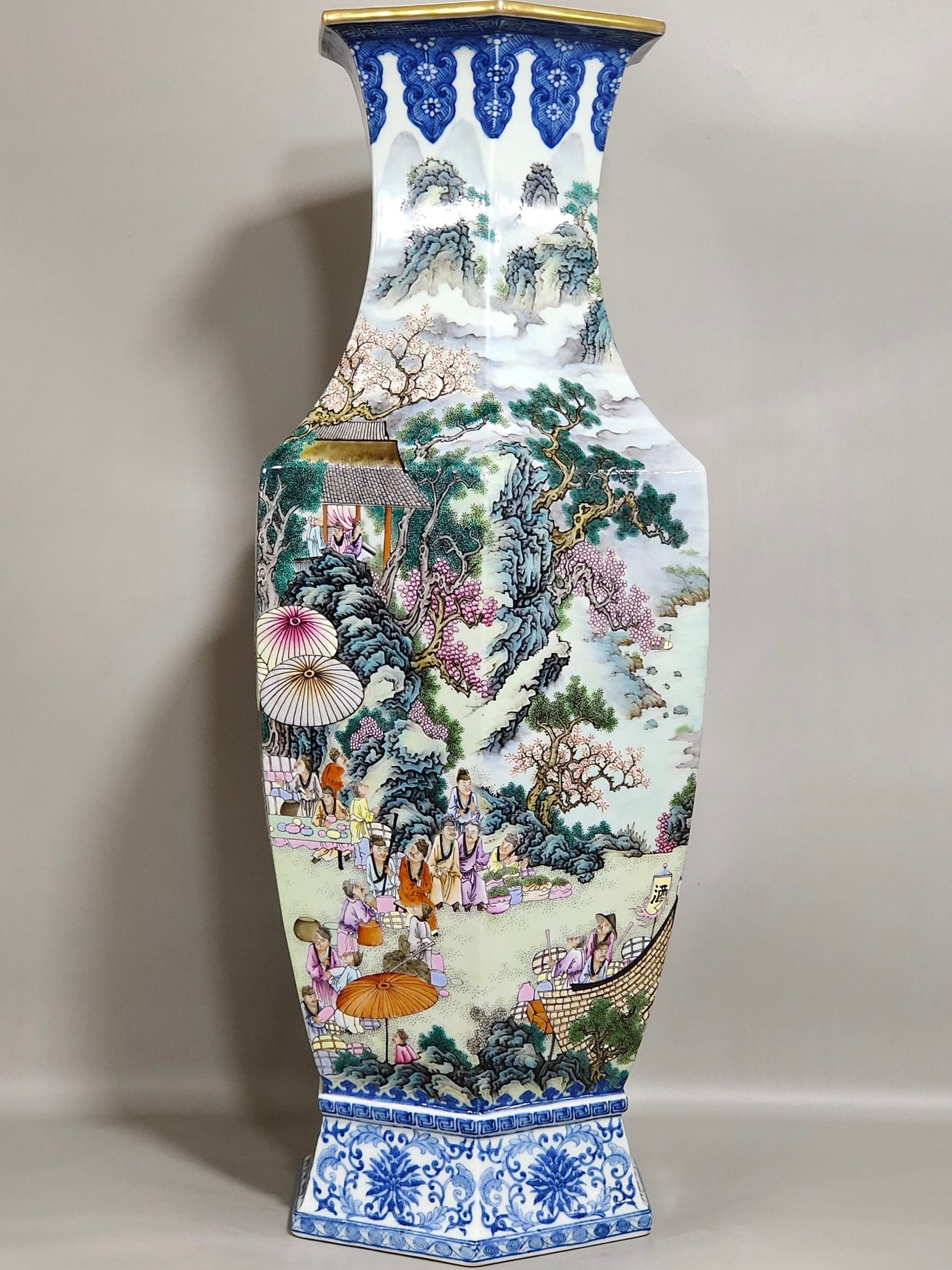 Qing Dynasty Qianlong character story wine tasting picture six-square bottle