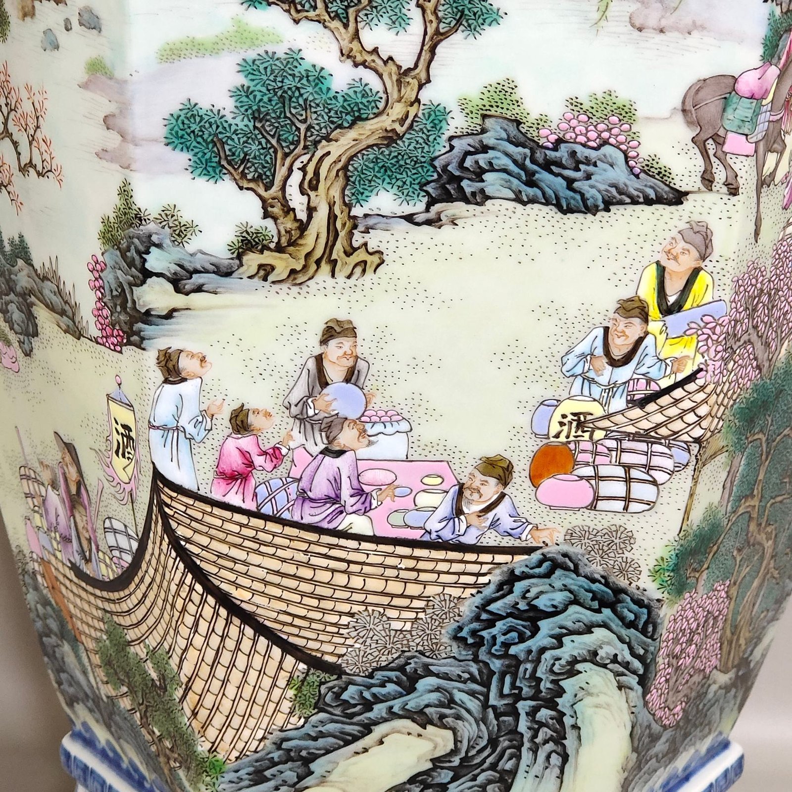 Qing Dynasty Qianlong character story wine tasting picture six-square bottle