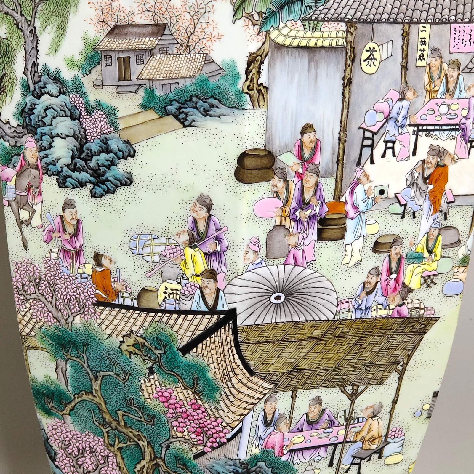 Qing Dynasty Qianlong character story wine tasting picture six-square bottle