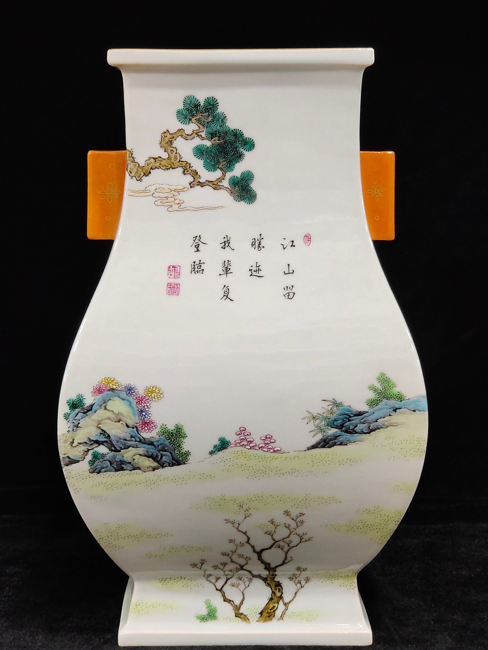 Qing Dynasty Qianlong character story square amphorae