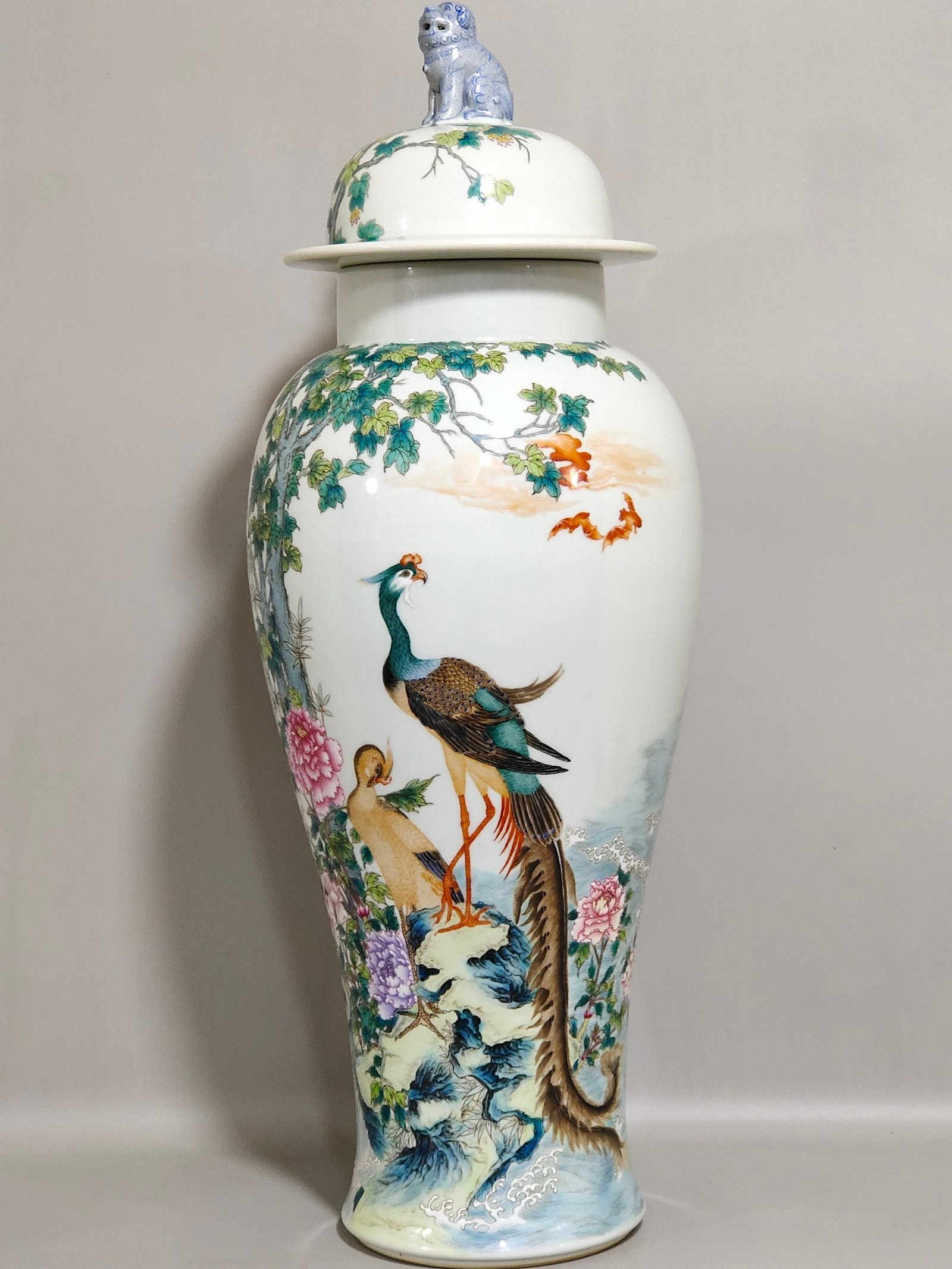 Qing Dynasty Qianlong phoenix peony covered jar