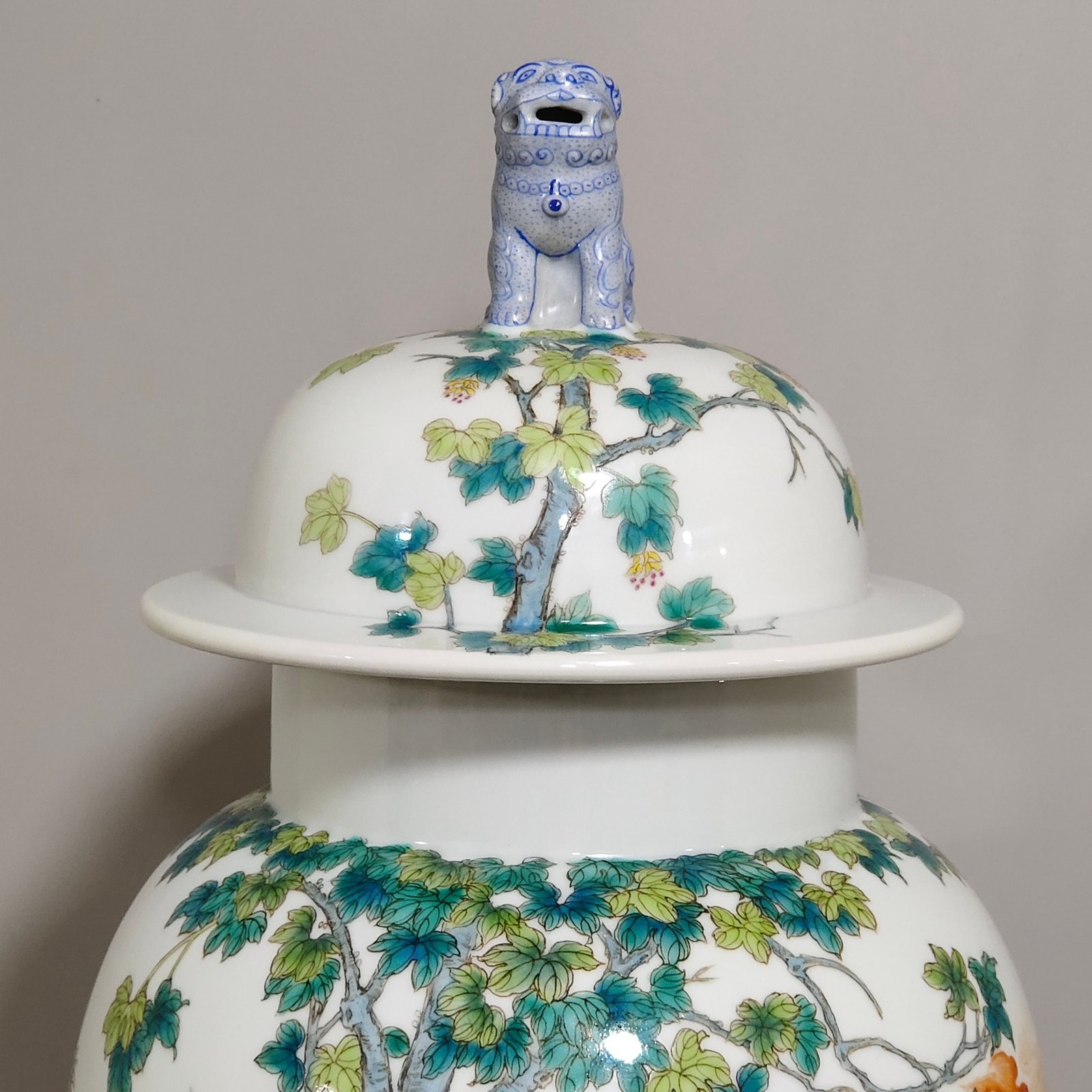 Qing Dynasty Qianlong phoenix peony covered jar