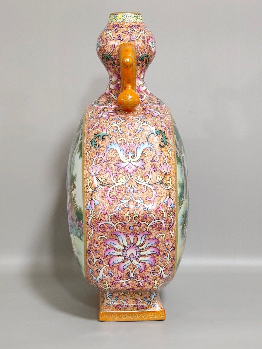 Qing Dynasty Qianlong a window-opening vase