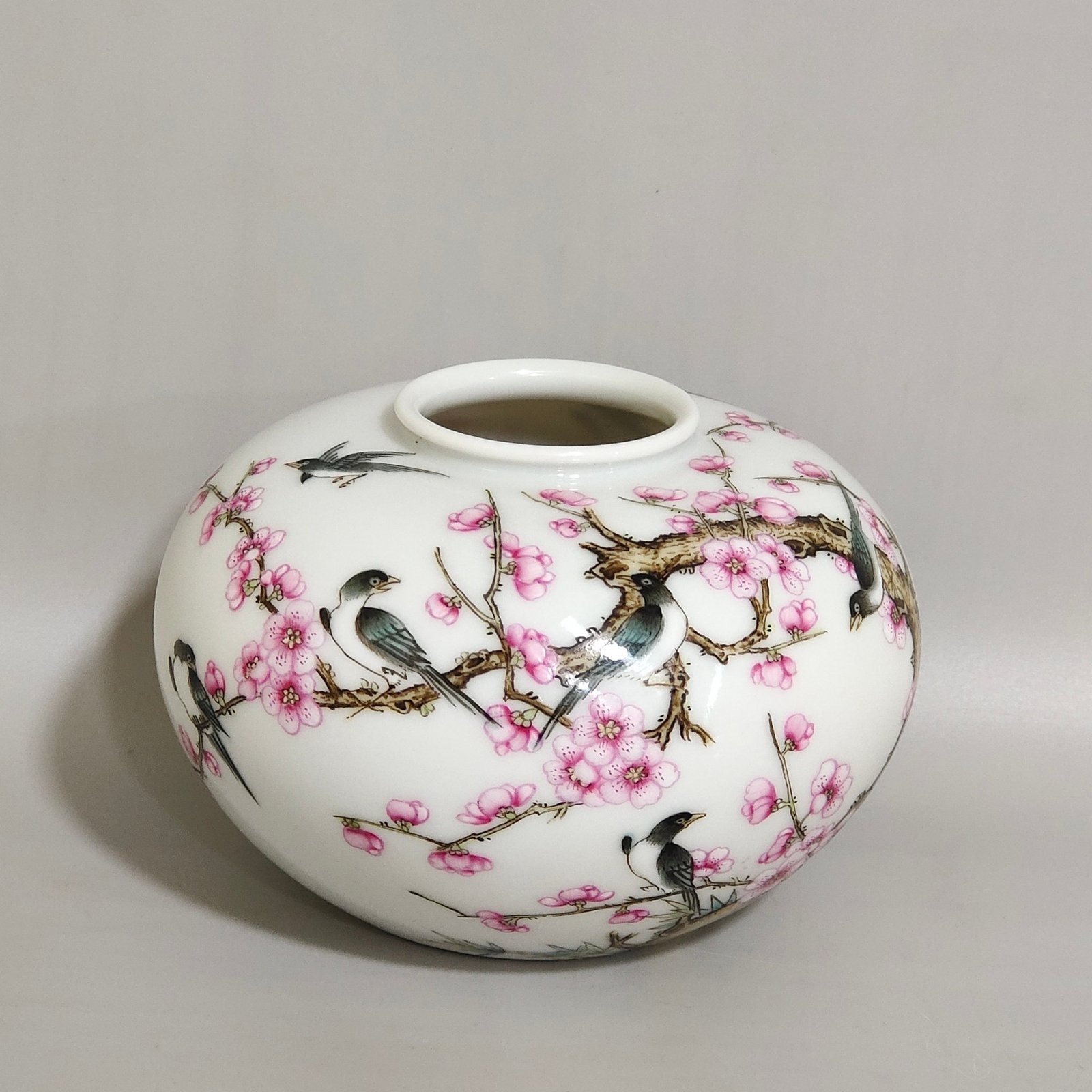 Qing Dynasty Qianlong’s Twelve Happinesses a water bowl