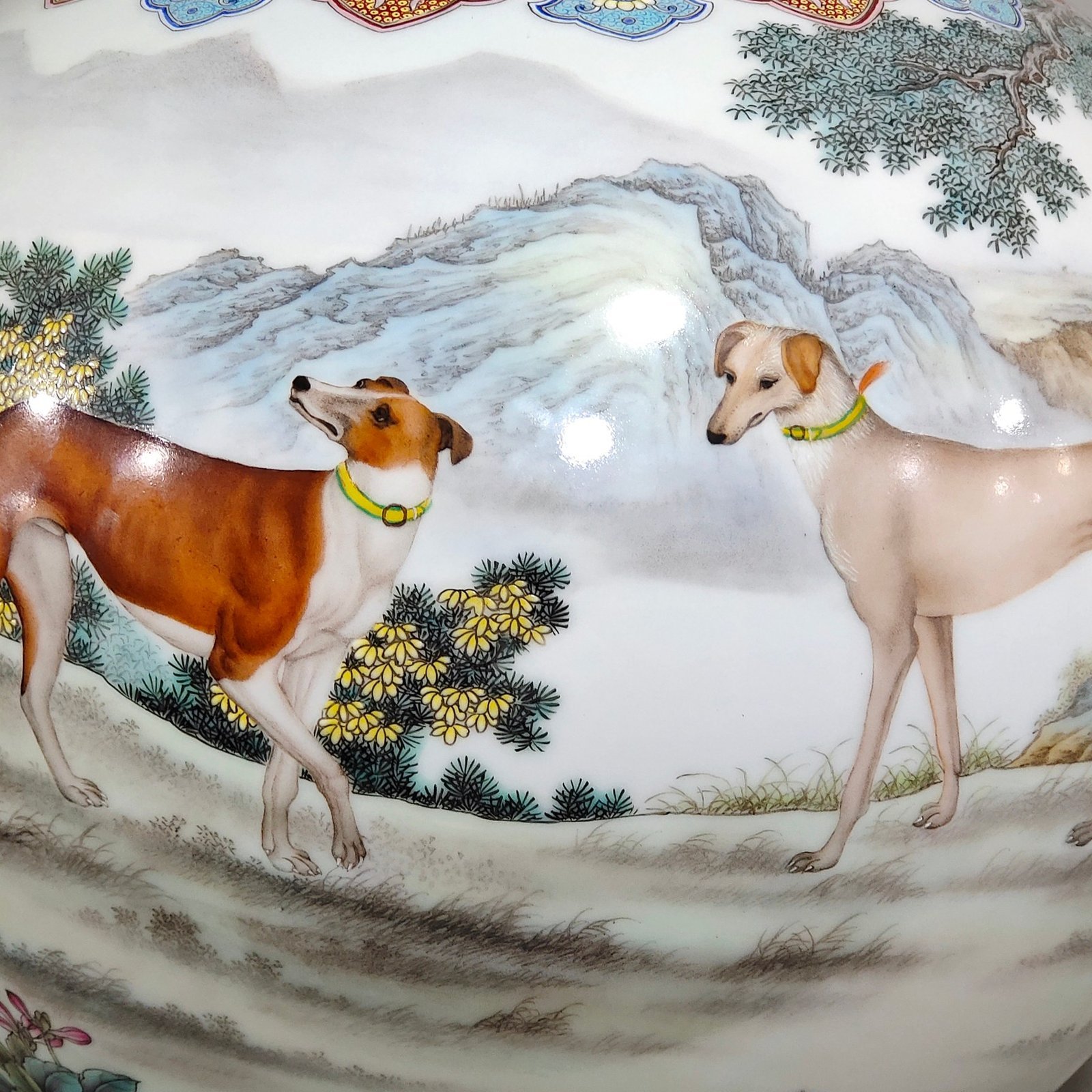 Qing Dynasty Qianlong Gu Yuexuan perfect celestial sphere vase