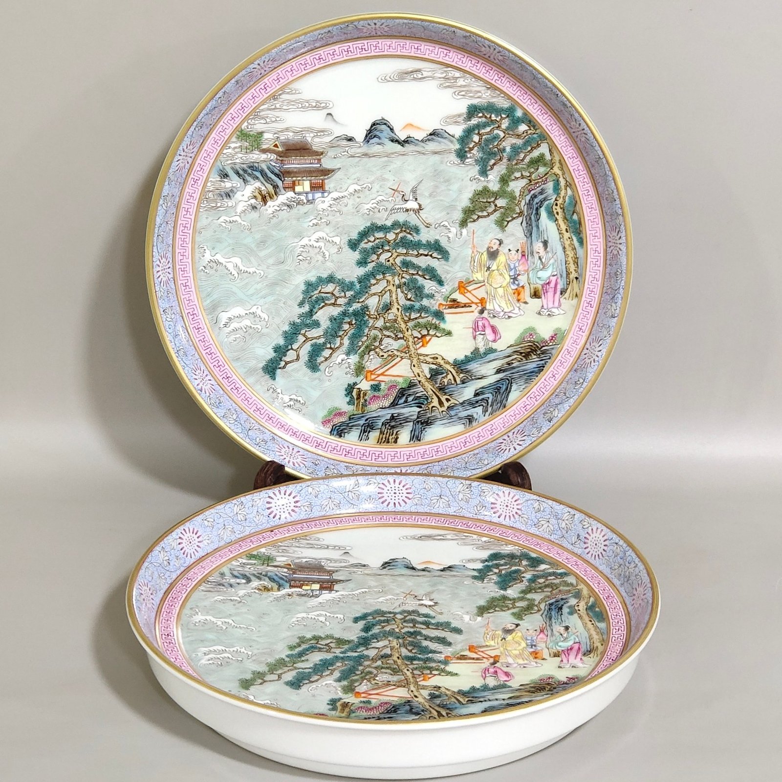 Qing Dynasty Qianlong multi-character “Haiwu Tim” chip plate