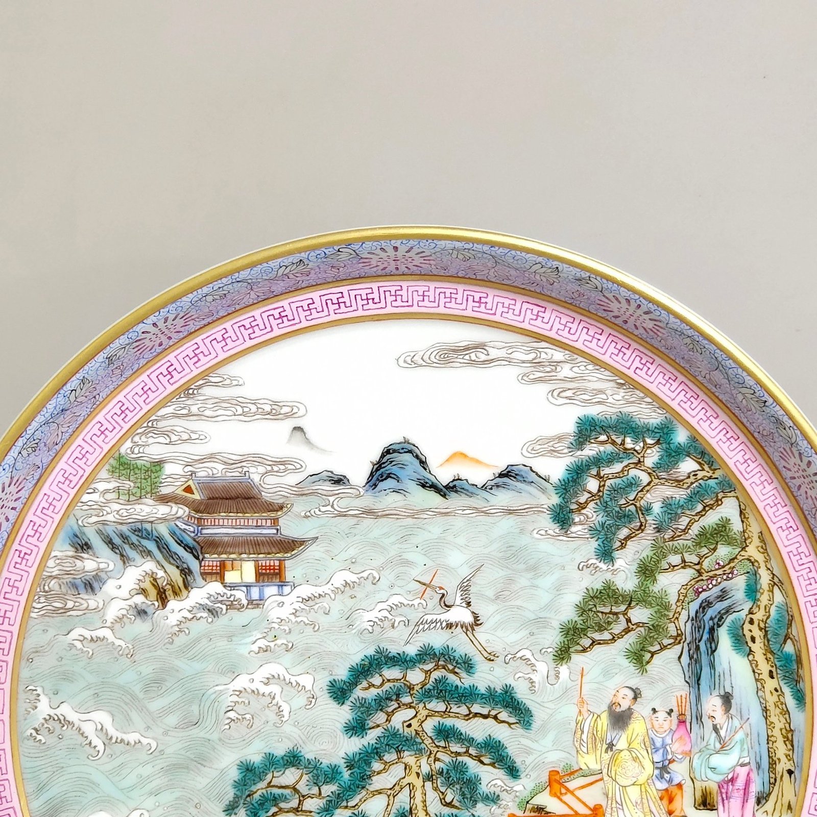 Qing Dynasty Qianlong multi-character “Haiwu Tim” chip plate