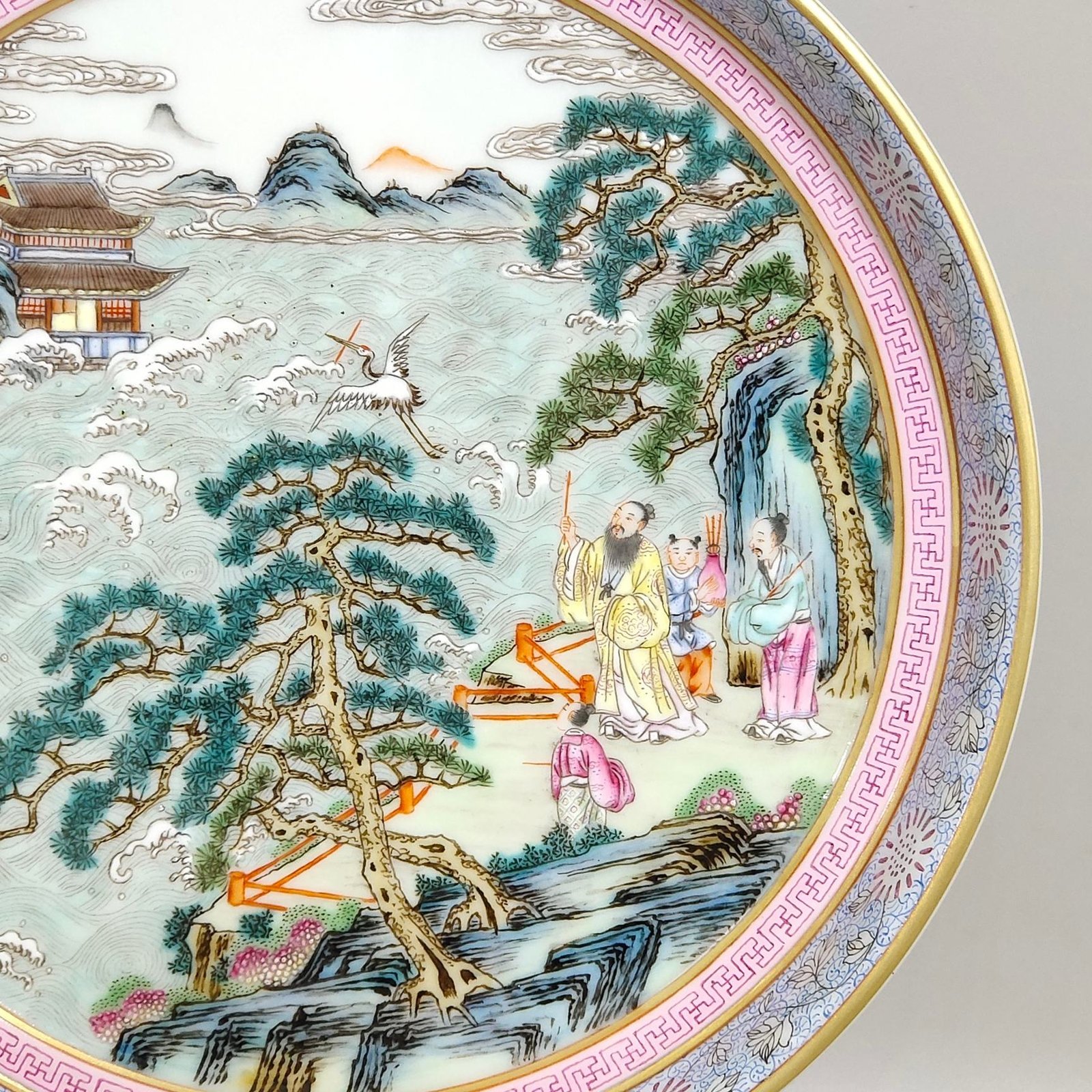 Qing Dynasty Qianlong multi-character “Haiwu Tim” chip plate