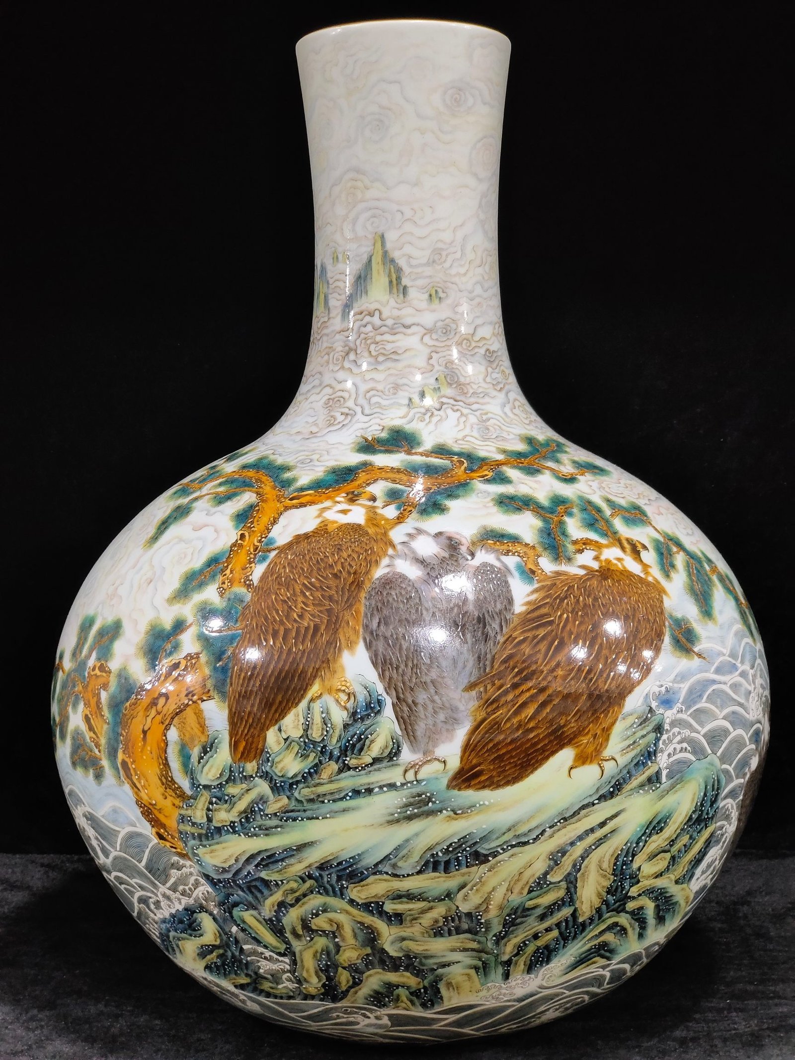 Qing Dynasty Qianlong A celestial sphere vase