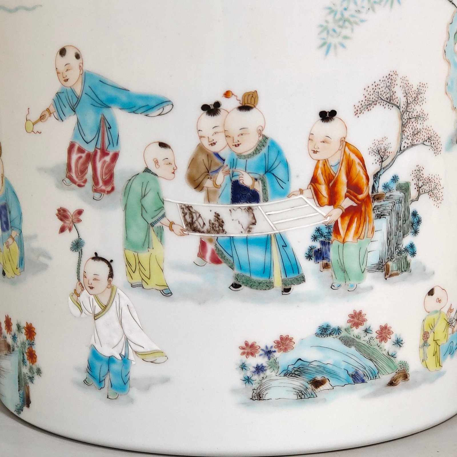 Qing Dynasty Qianlong Infant Play Painting Pen Holder