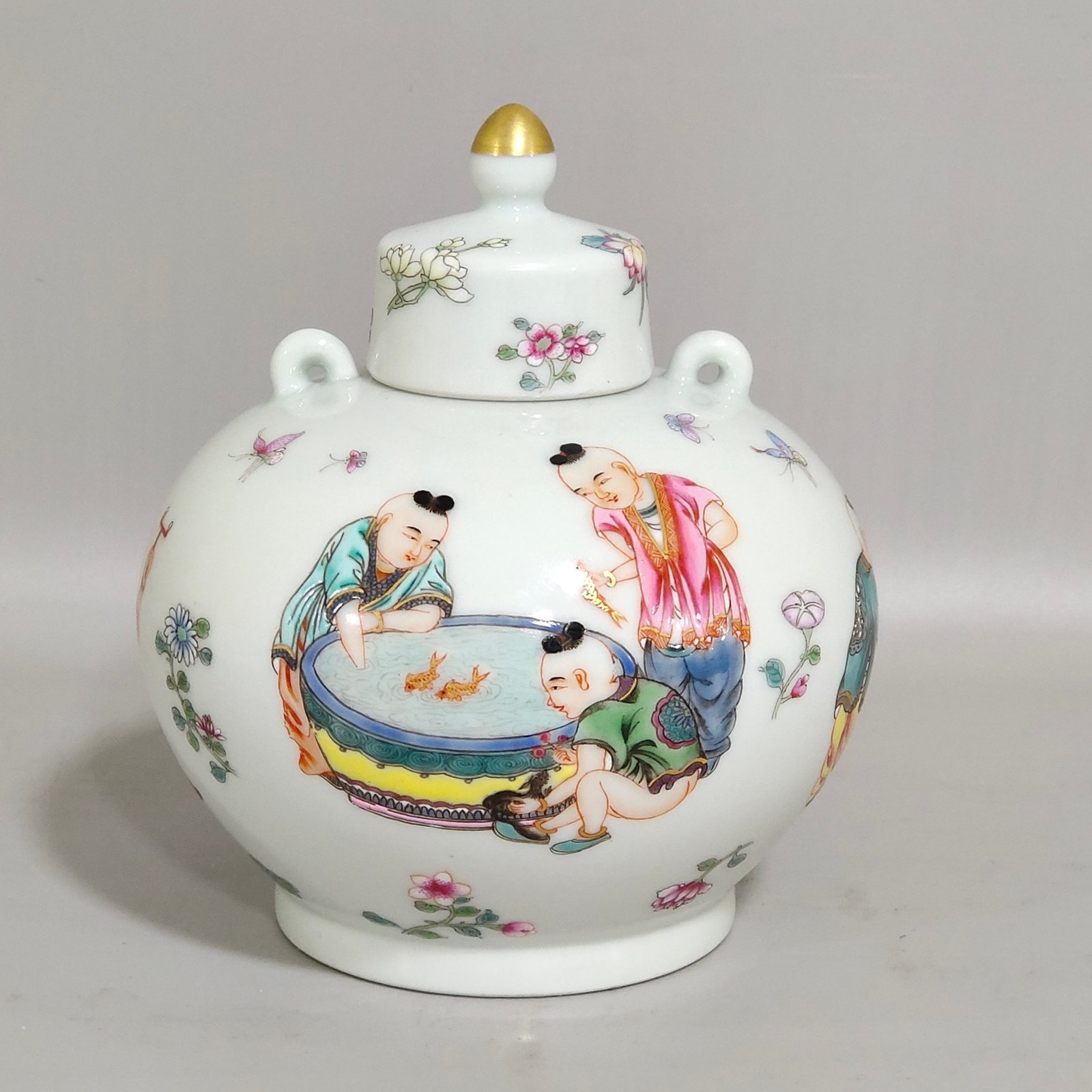 Qing Dynasty Qianlong infant play tea can