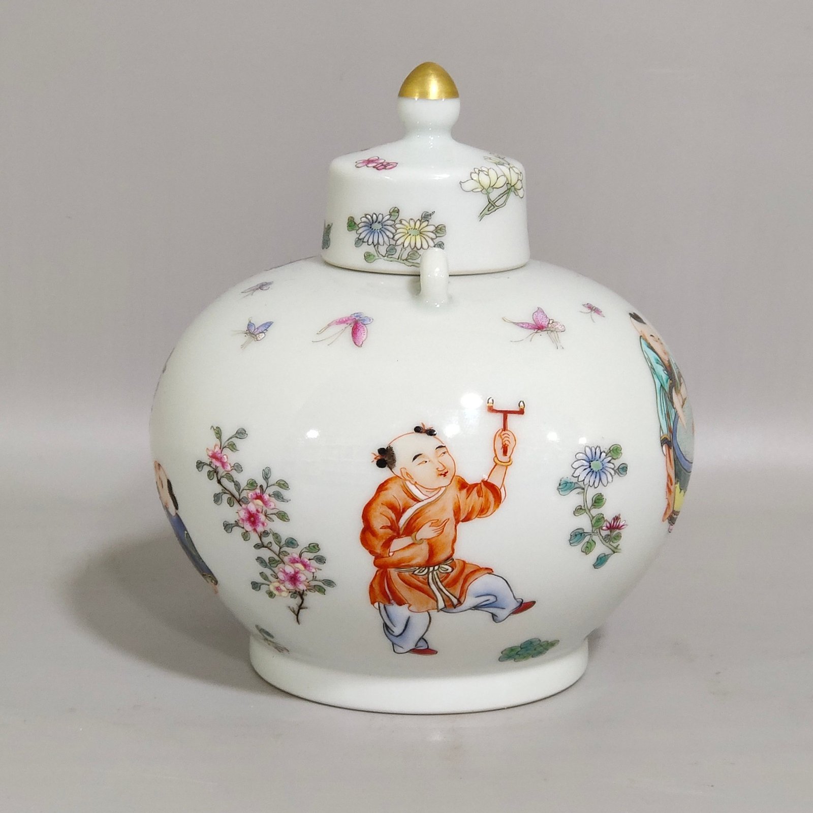 Qing Dynasty Qianlong infant play tea can