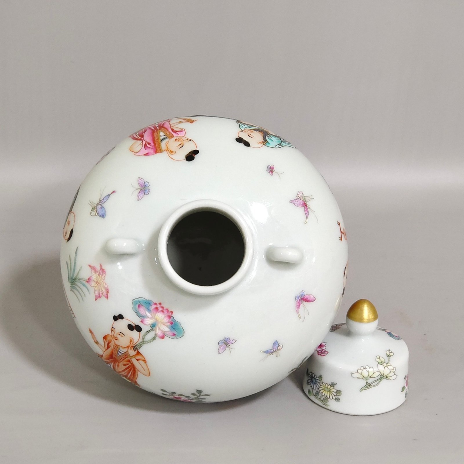 Qing Dynasty Qianlong infant play tea can
