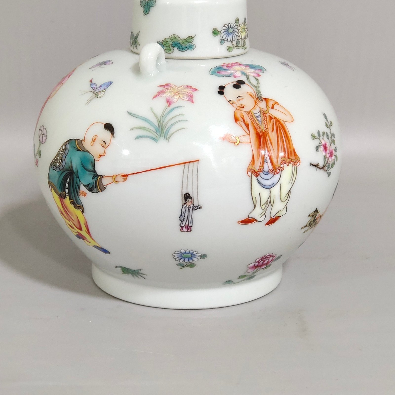 Qing Dynasty Qianlong infant play tea can