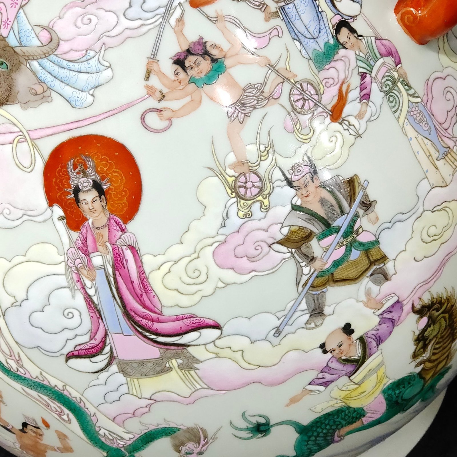 Qing Dynasty Qianlong’s Buddha Bucket Statue