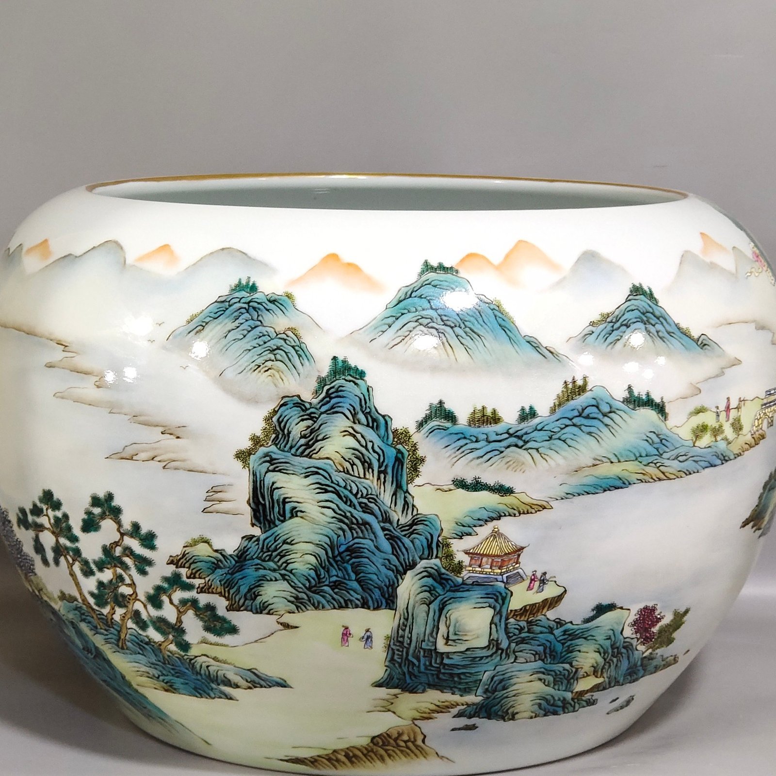 Qing Dynasty Qianlong landscape apple jar
