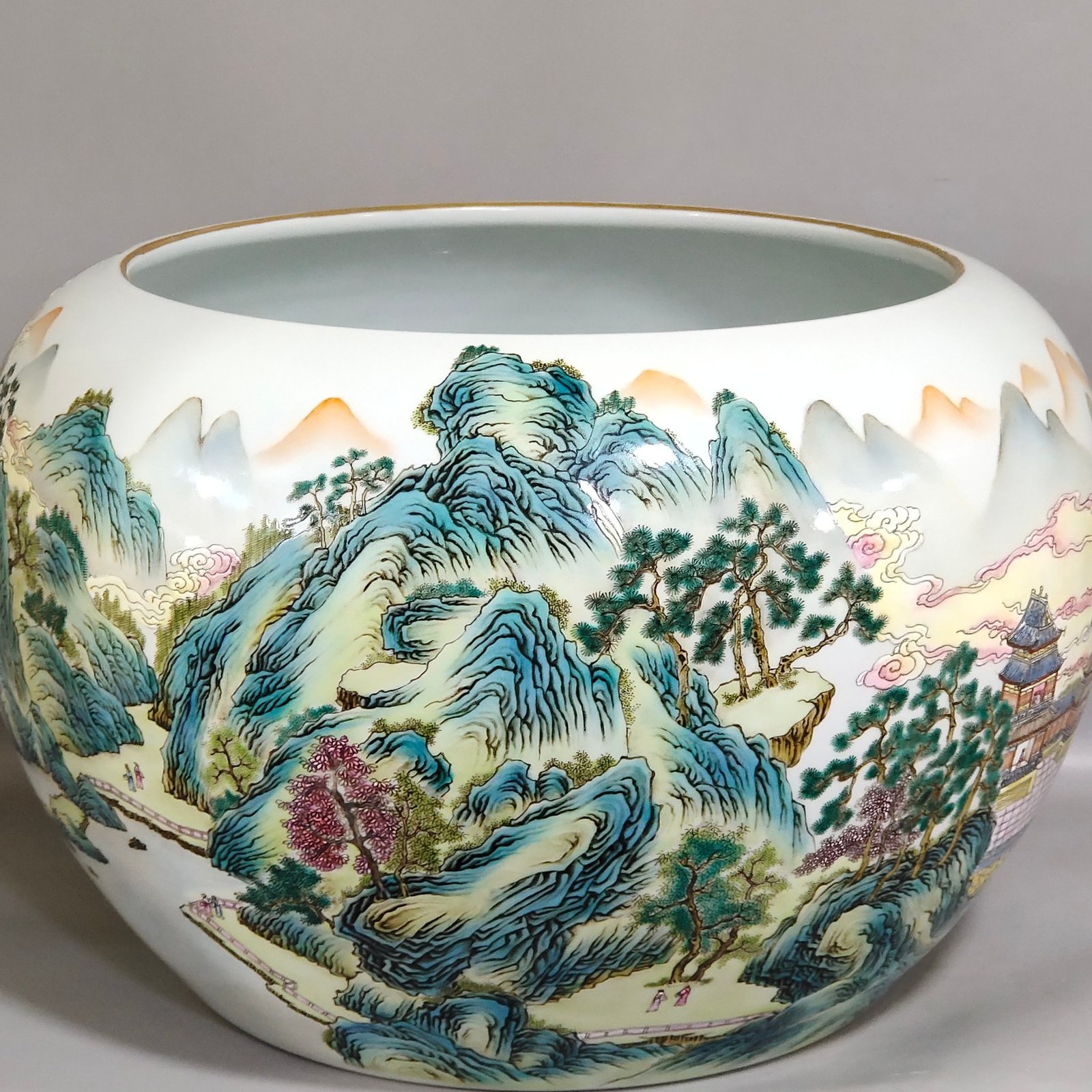 Qing Dynasty Qianlong landscape apple jar