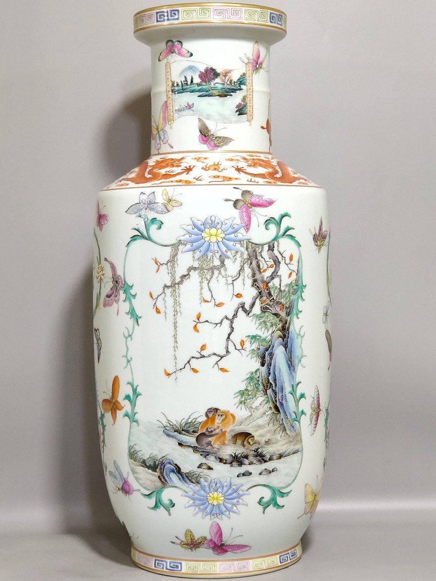 Qing Dynasty Qianlong A hammer vase granted