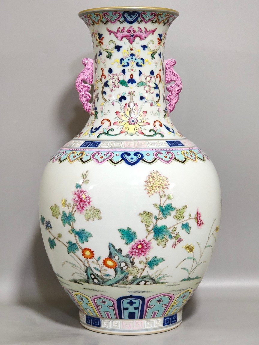 Qing Dynasty Qianlong Doucai amphorae