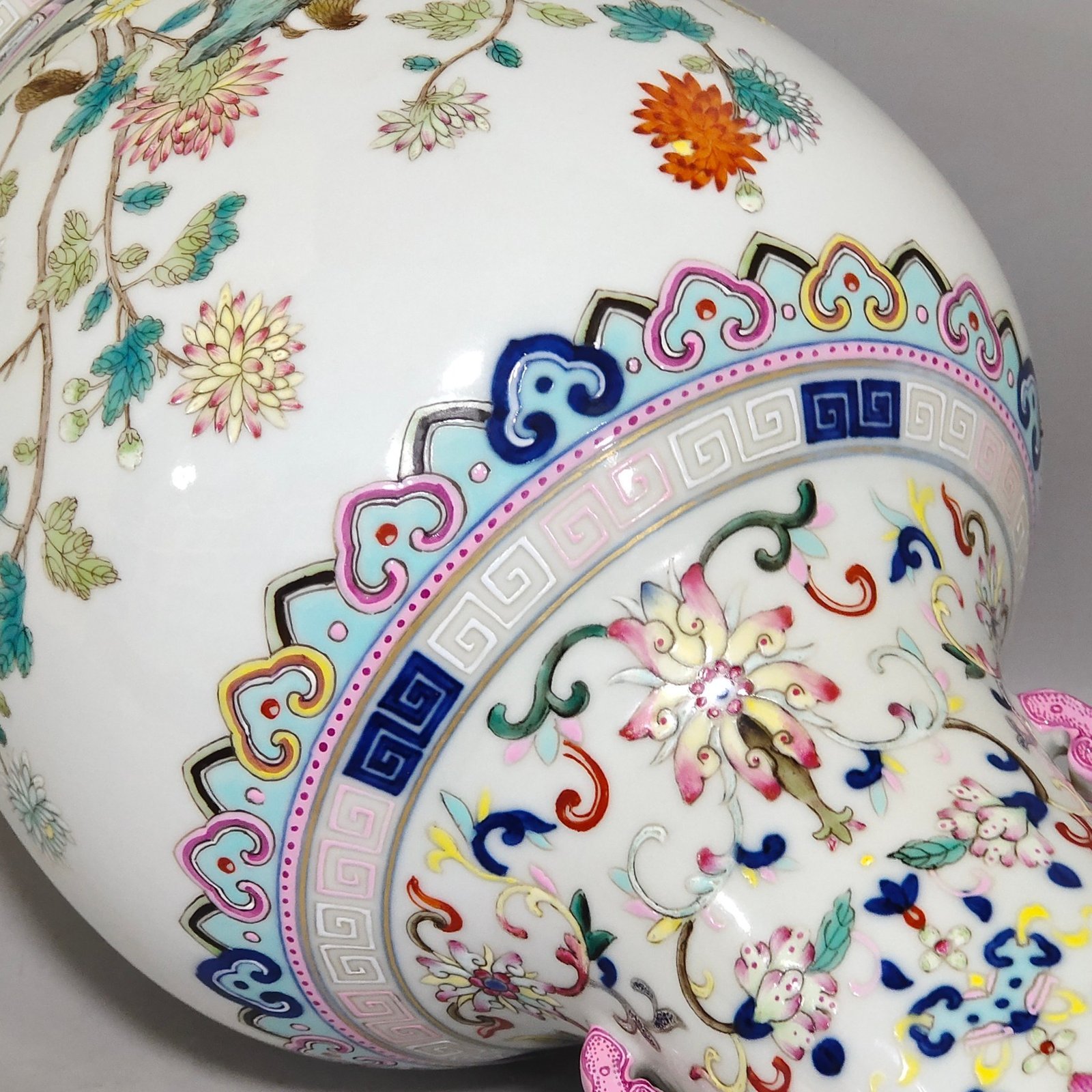 Qing Dynasty Qianlong Doucai amphorae