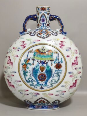 Qing Dynasty Qianlong doucai vase