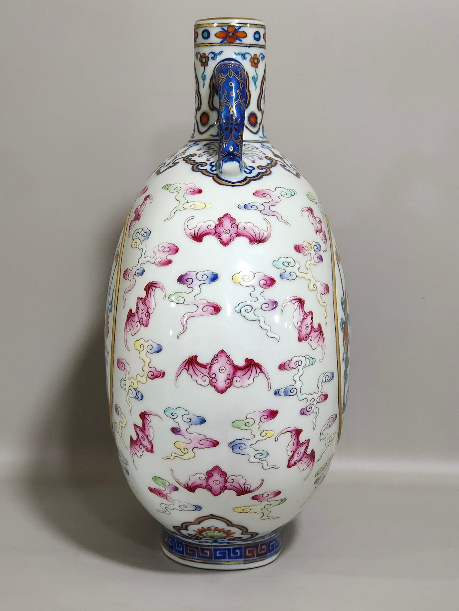 Qing Dynasty Qianlong doucai vase