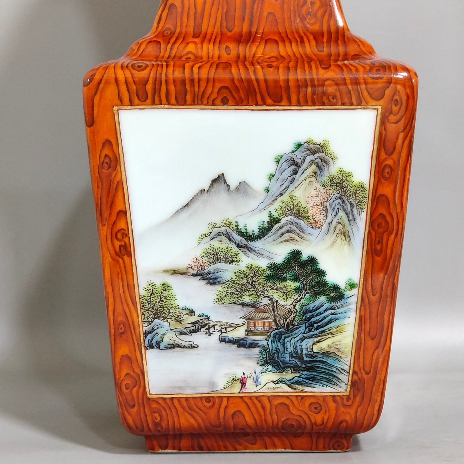 Qing Dynasty Qianlong wood grain glazed windowed landscape square amphora
