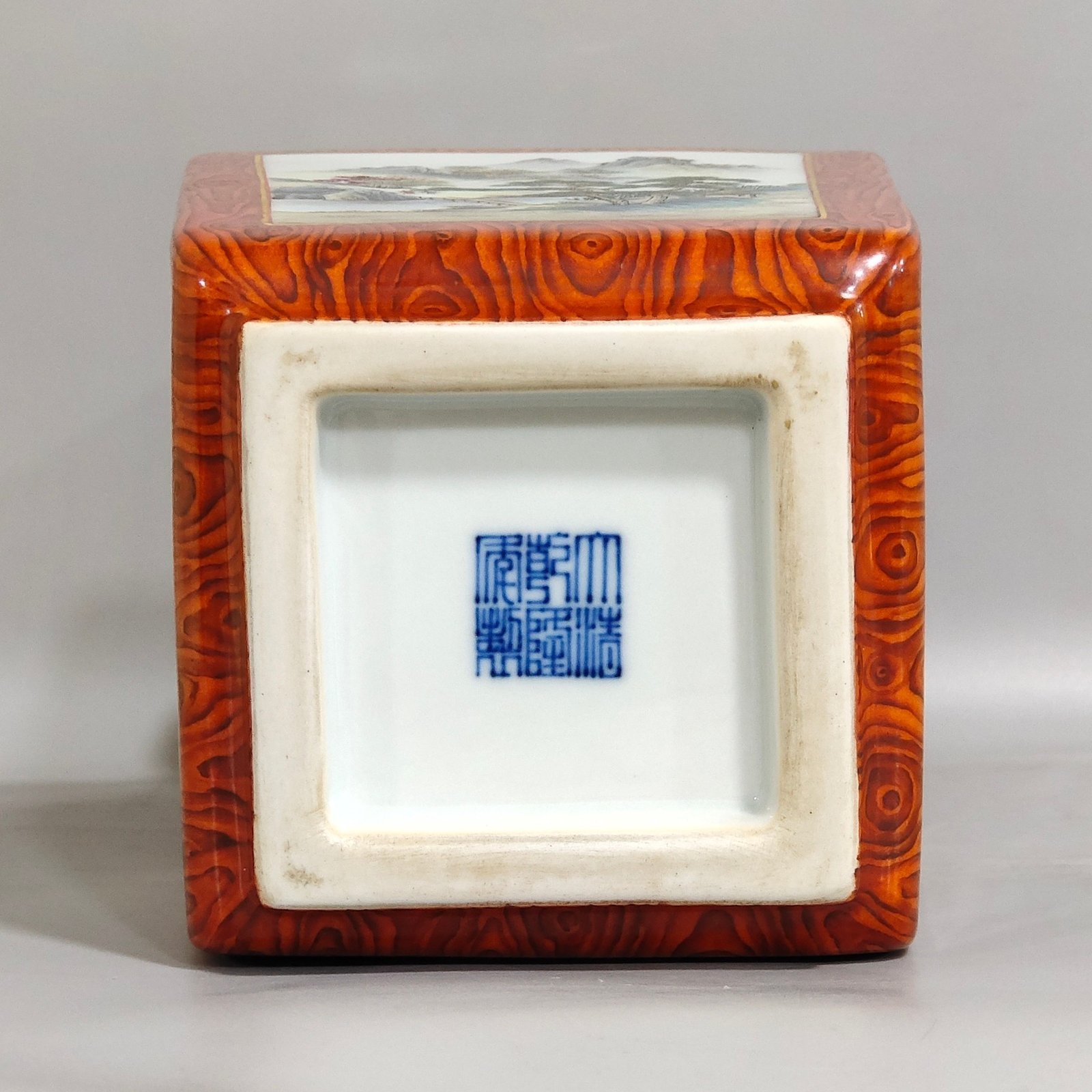 Qing Dynasty Qianlong wood grain glazed windowed landscape square amphora
