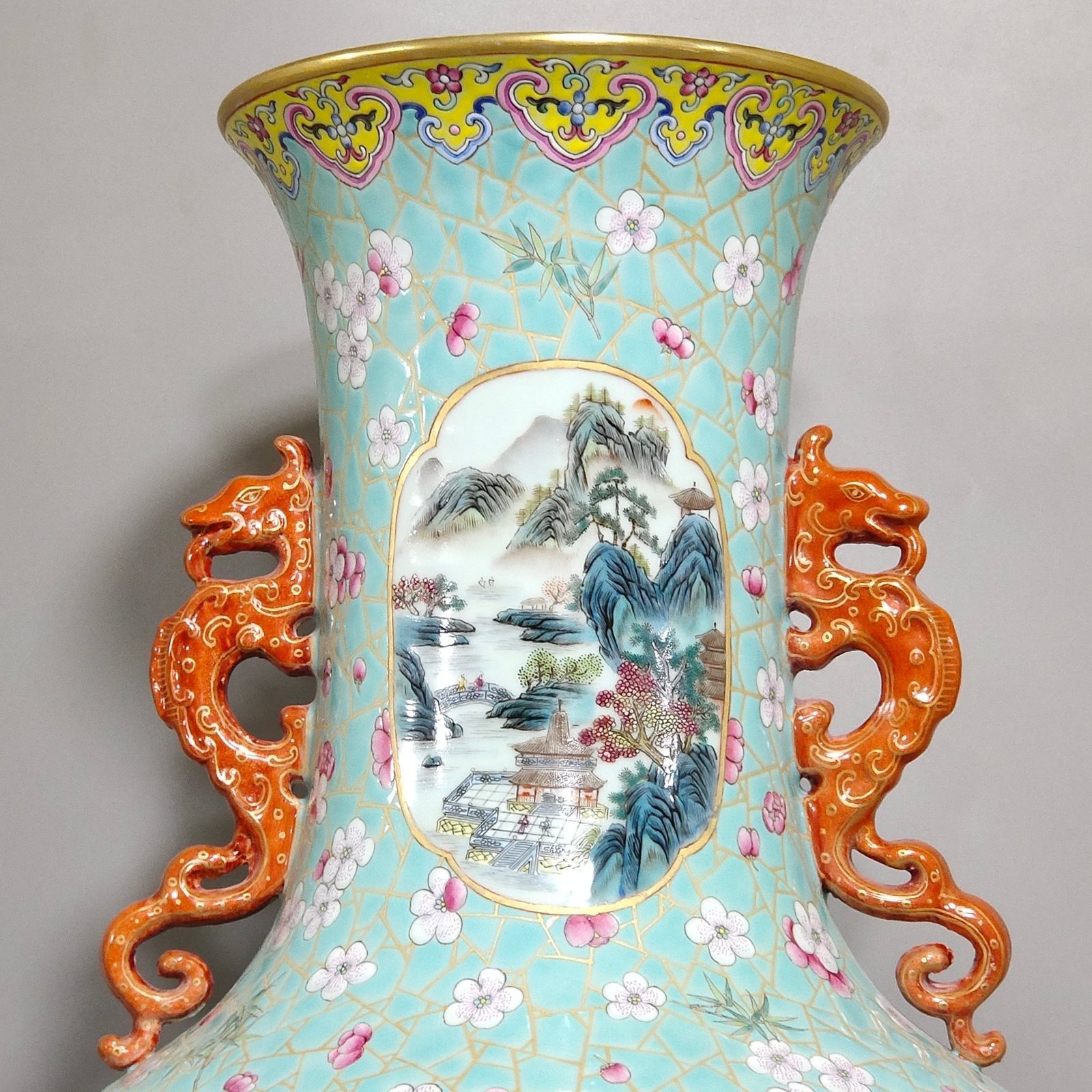 Qing Dynasty Qianlong A large turquoise green landscape amphora