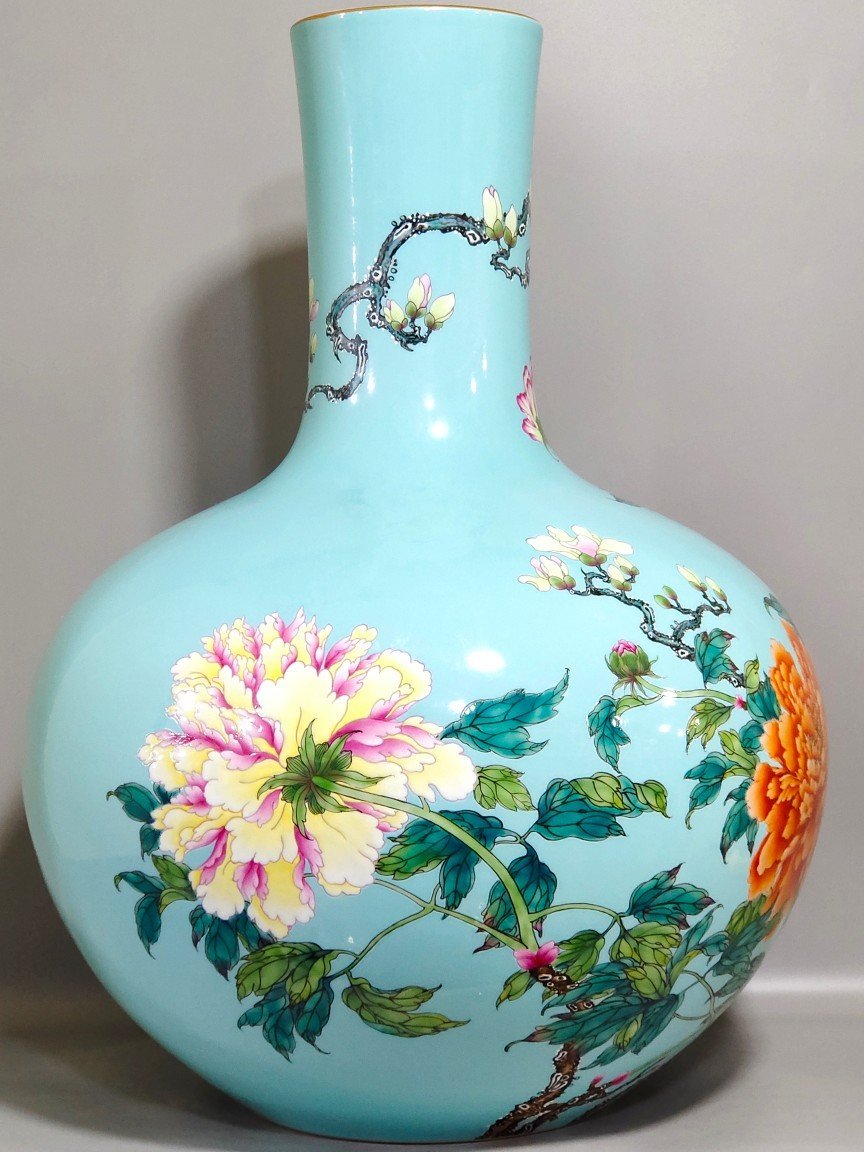 Qing Dynasty Qianlong turquoise green peony flower celestial vase