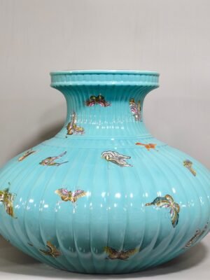 Qing Dynasty Qianlong turquoise green butterfly melon ribbed flat belly vase