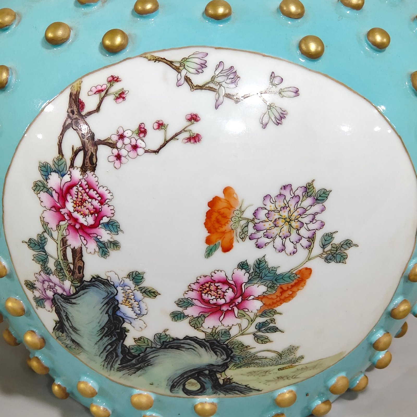 Qing Dynasty Qianlong turquoise green drum nail window with floral wash