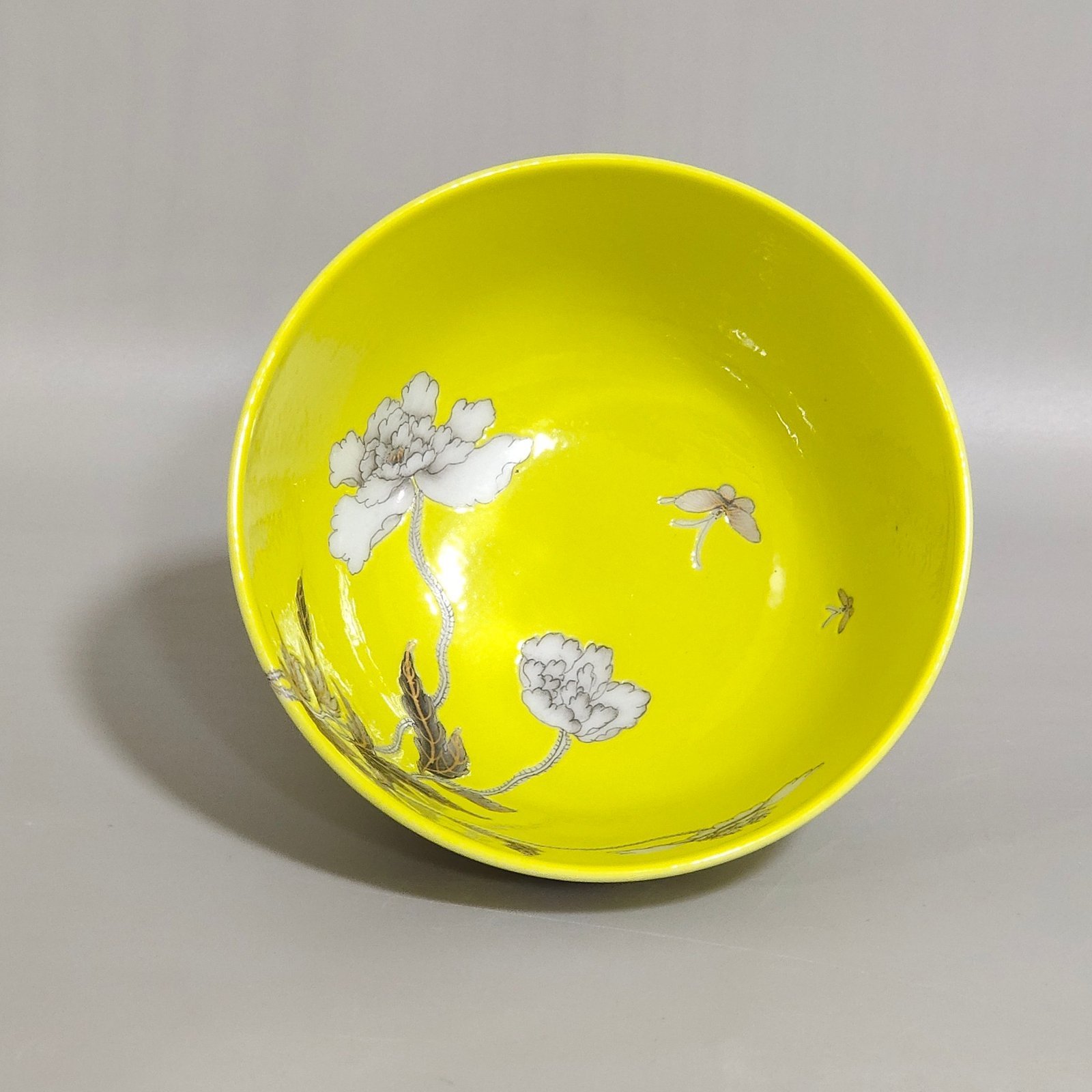 Qing Dynasty Qianlong lemon yellow glaze ink and gold poppy cup