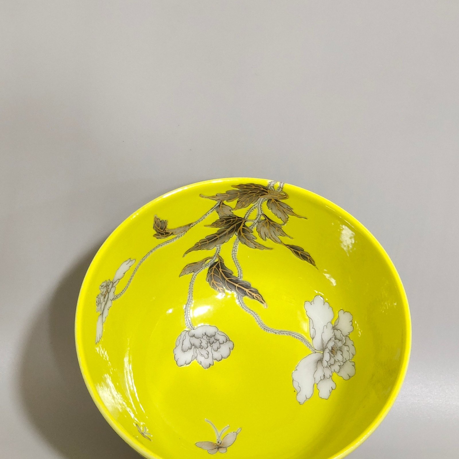 Qing Dynasty Qianlong lemon yellow glaze ink and gold poppy cup