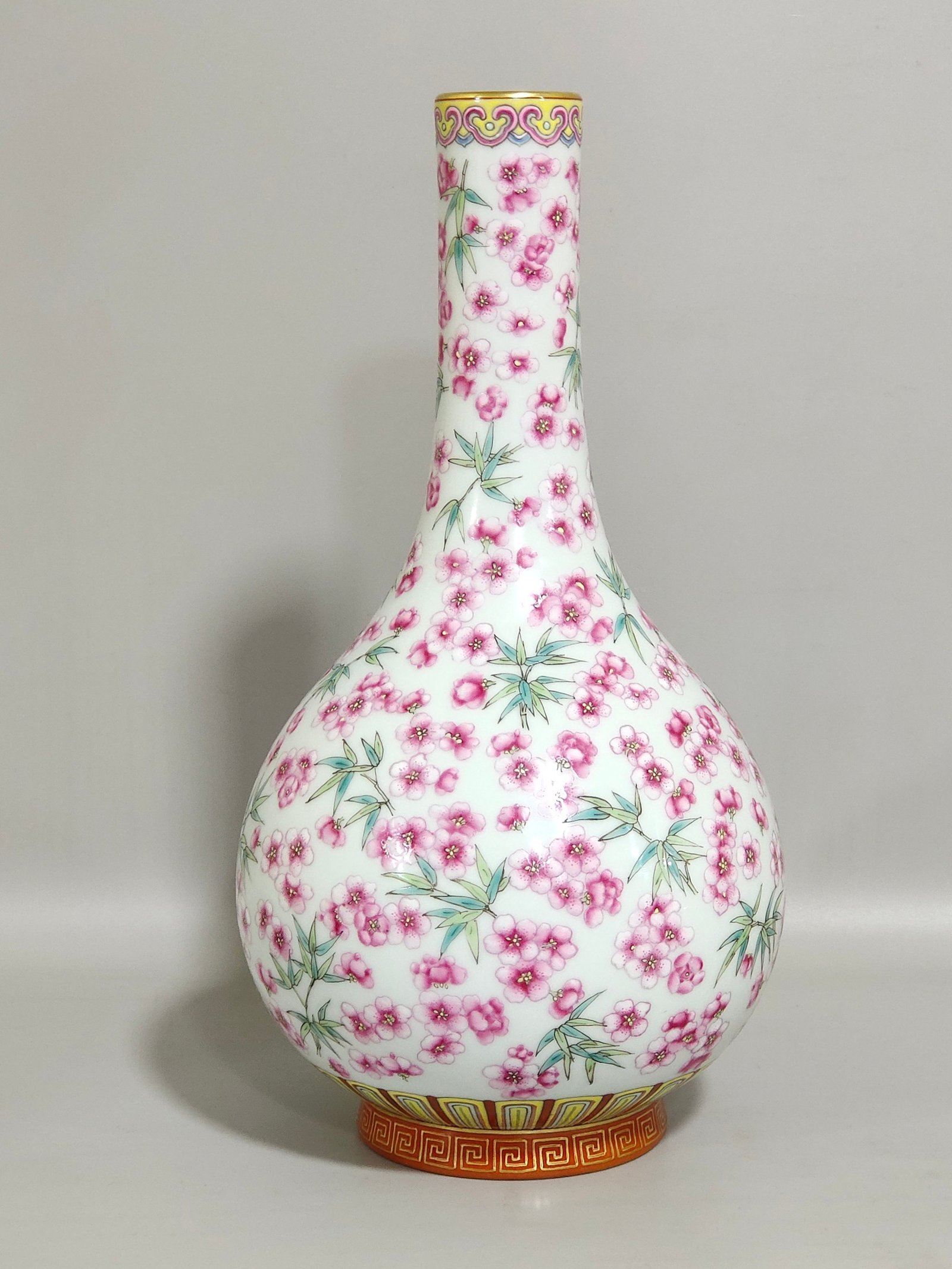 Qing Dynasty Qianlong plum blossom bamboo flask