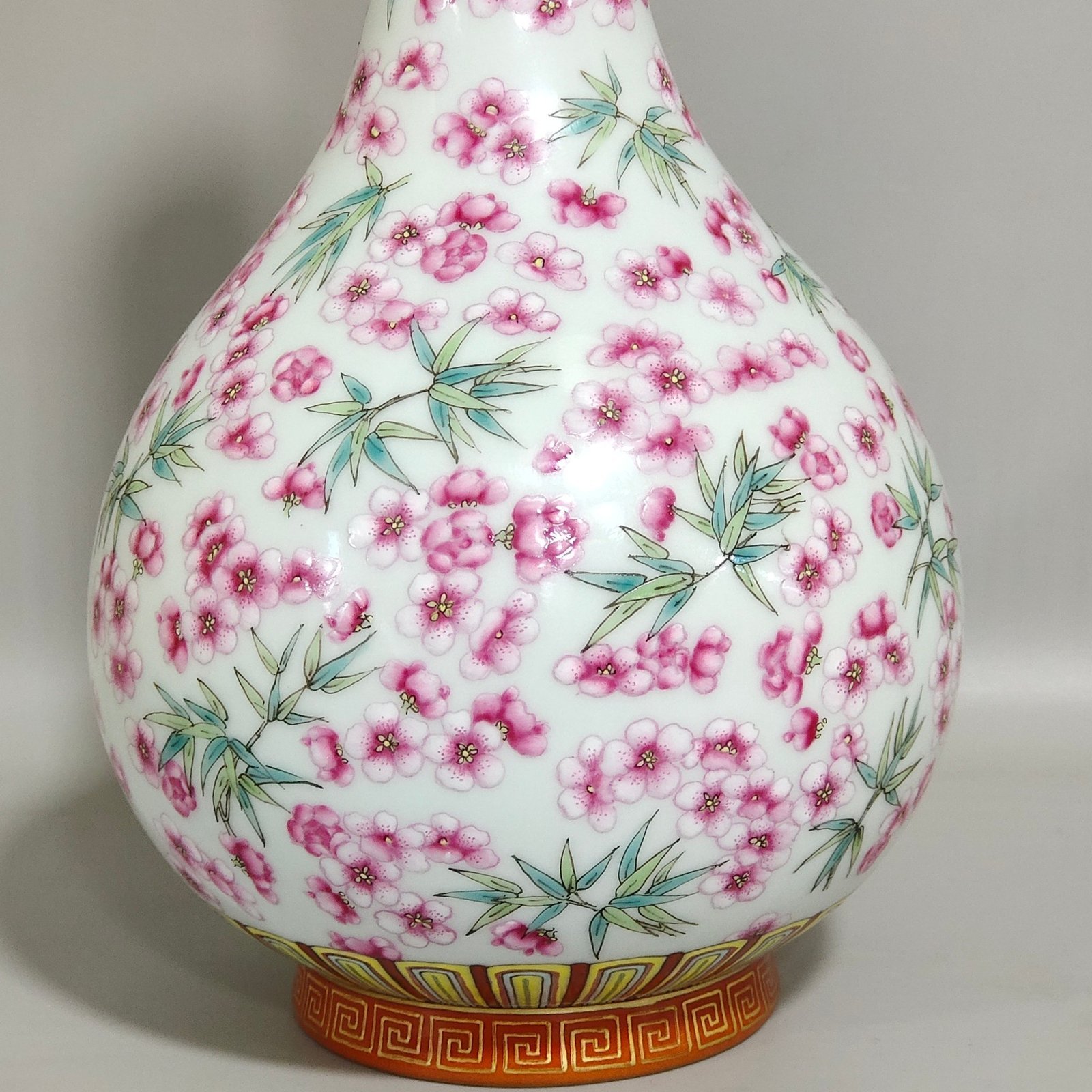 Qing Dynasty Qianlong plum blossom bamboo flask