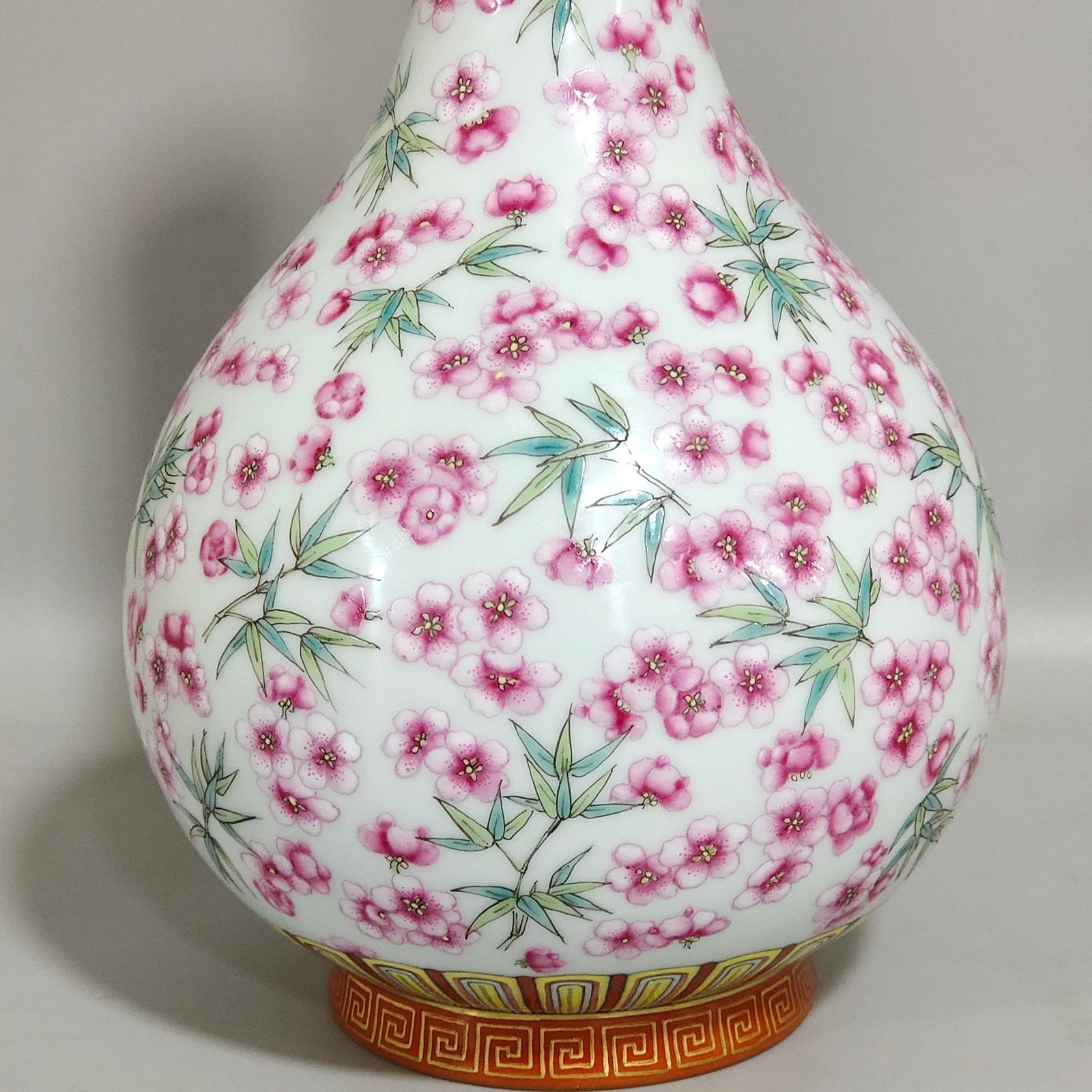 Qing Dynasty Qianlong plum blossom bamboo flask