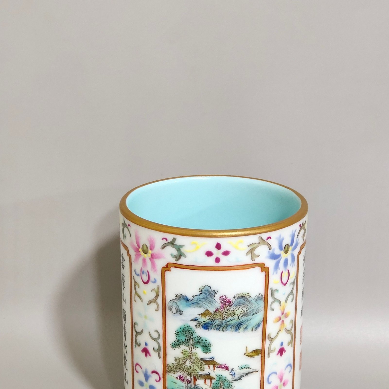 Qing Dynasty Qianlong Yangcai landscape poem pen holder