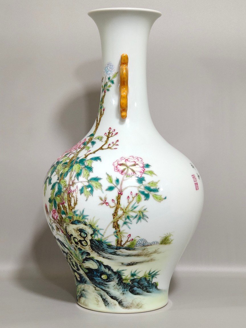 Qing Dynasty Qianlong Peony amphora