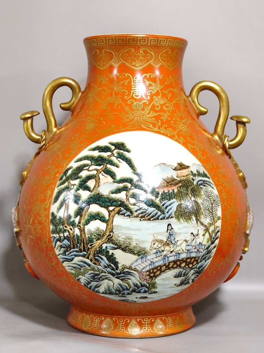 Qing Dynasty Qianlong a pair of coral-red and gold-painted window