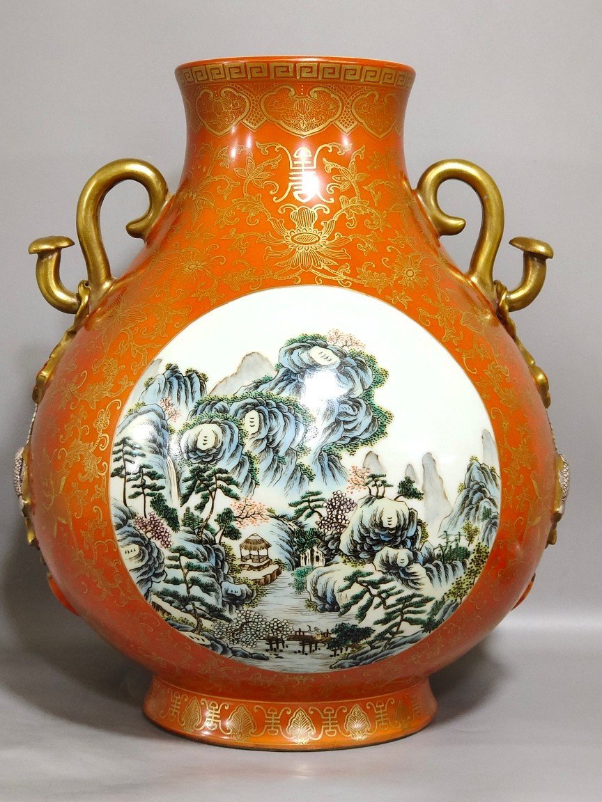 Qing Dynasty Qianlong a pair of coral-red and gold-painted window